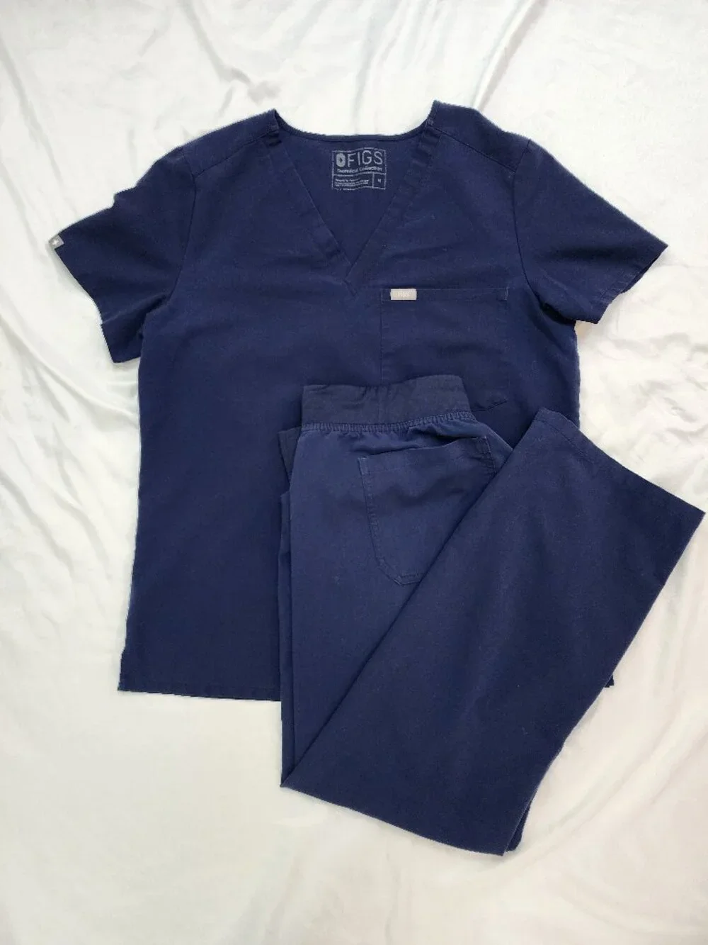 FIGS Navy Scrub Set Medium Catarina Top Livingston Straight Leg Pants
